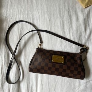Authentic Eva Damier Clutch
